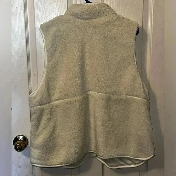 NWT Maurice’s Women’s Ivory Super Soft And Warm Fleece Vest  Size 1X Fall Fuzzy - Picture 5 of 6